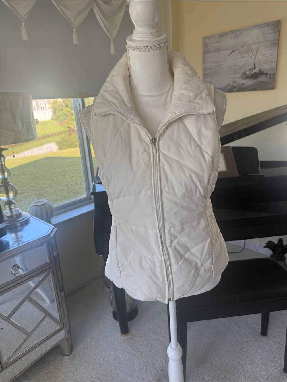 Kenneth Cole Reaction puffer vest white quilted down feathers women medium